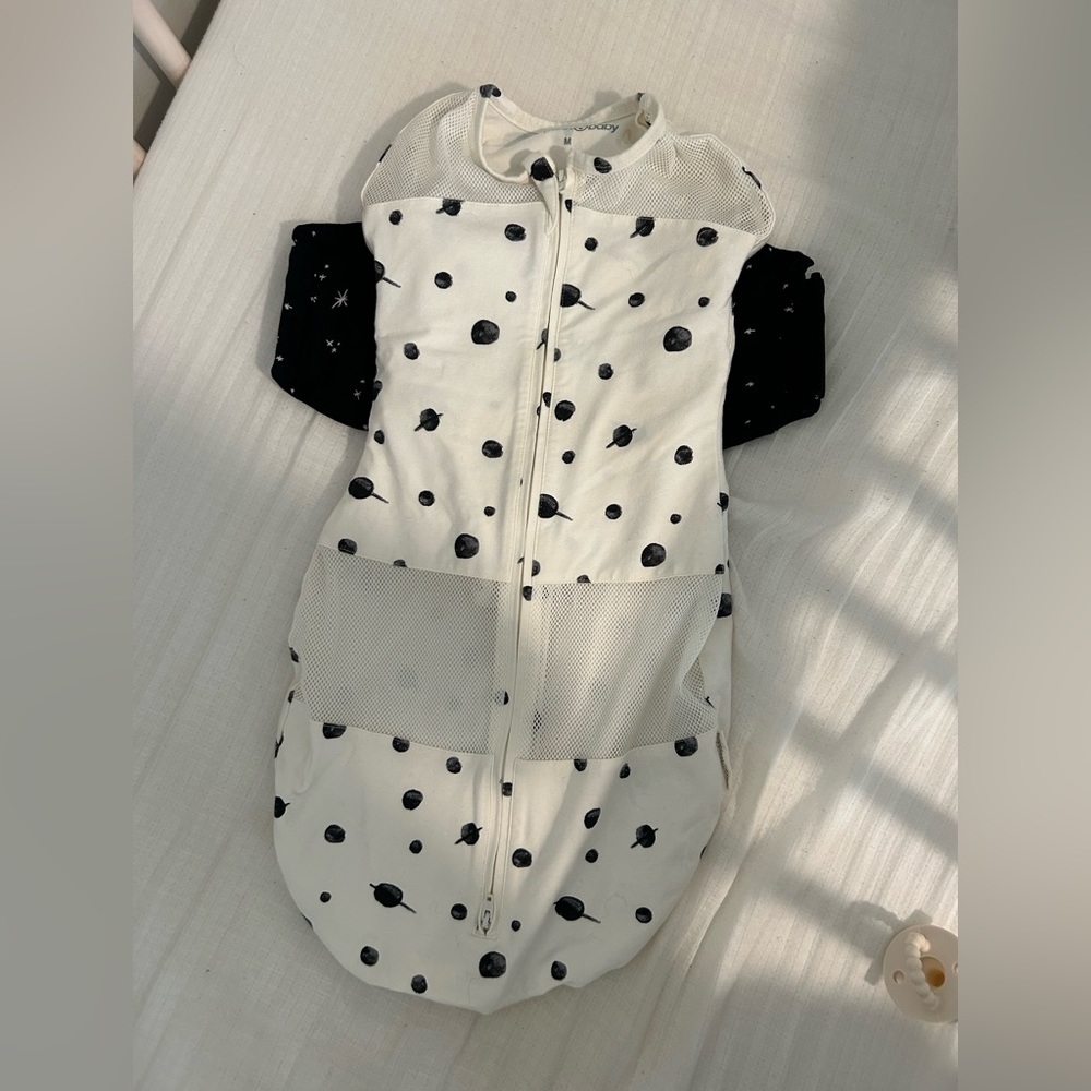 Snoo white sleep sack medium